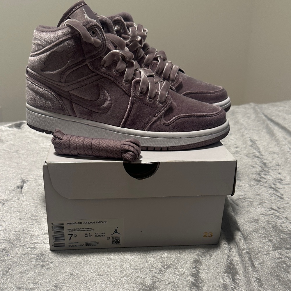 Air Jordan Mid SE Purple Sneakers